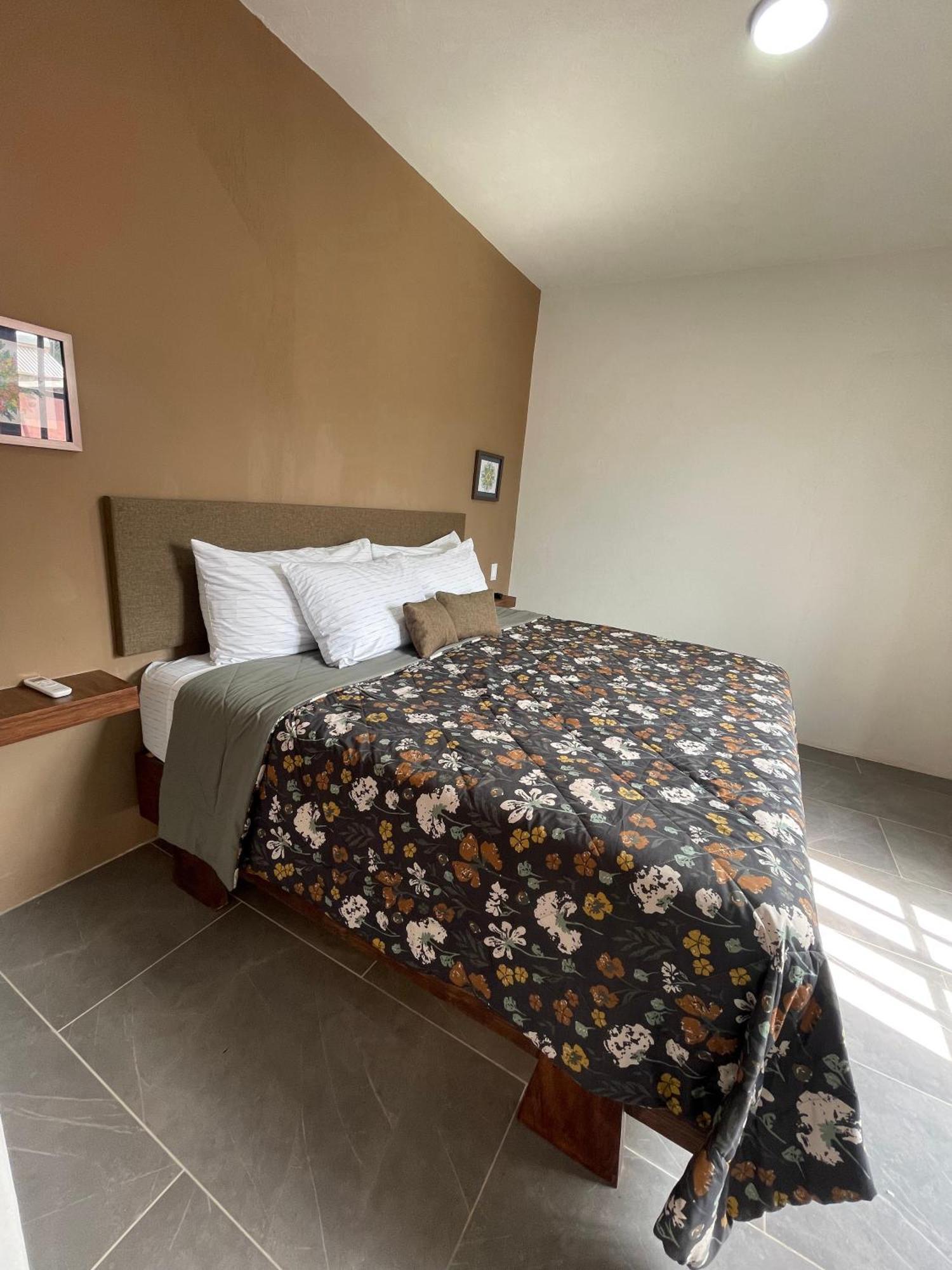Quinta La Perla Hostel Guadalajara Luaran gambar